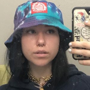 Meet your Posher, Ellier